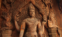 Статуя Будды и Храм Истины, фото туристов 2014. Тайланд фото