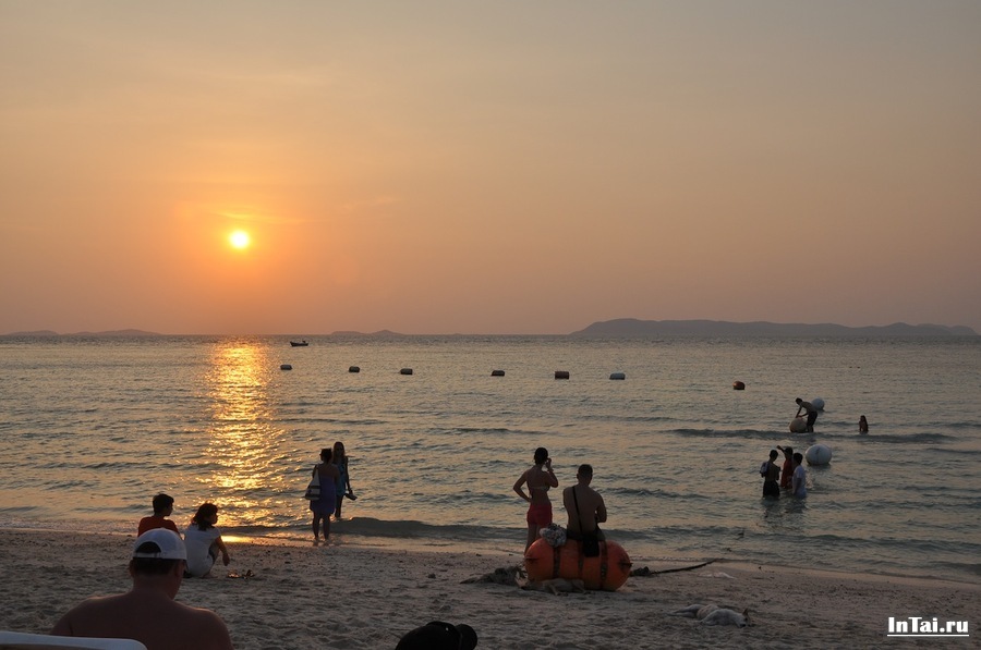 Закат на острове Ко Лан